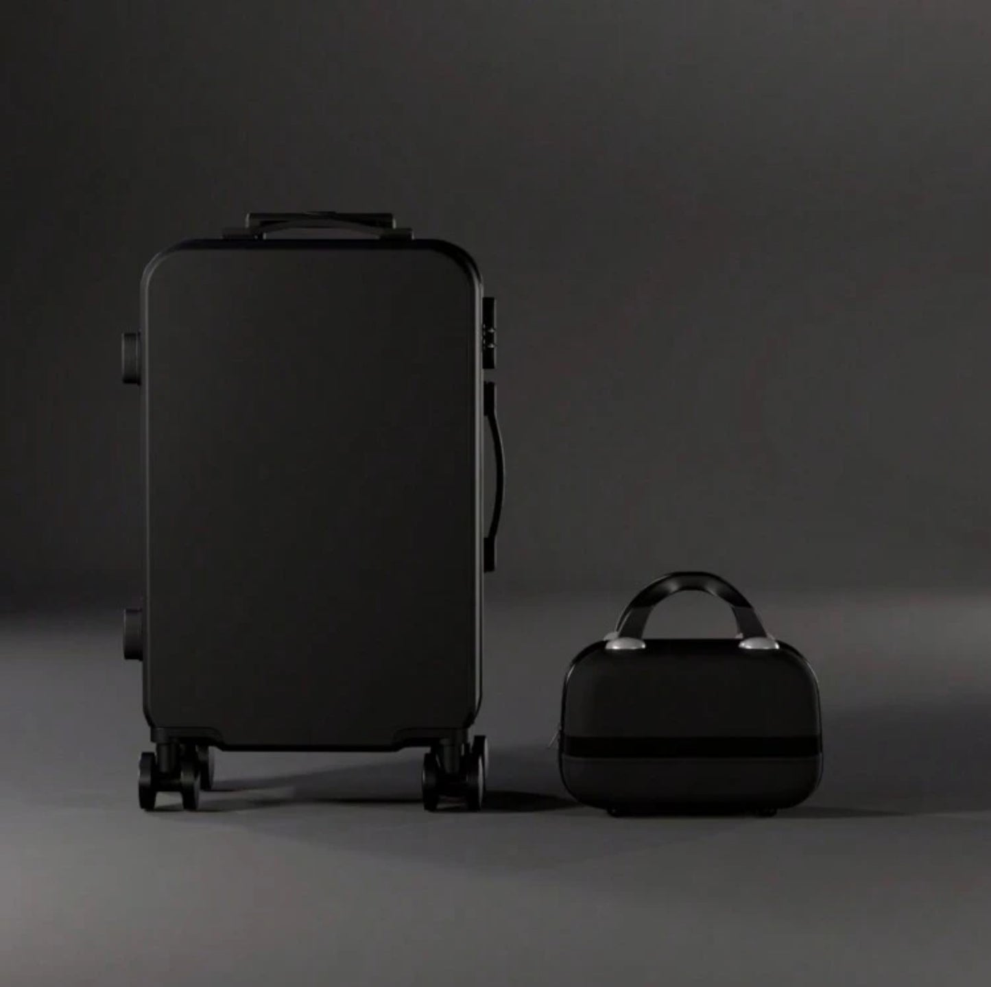 Stylish Black & Minimalistic Design in a Set of 3 Durable Luggages (14,20,24 Inches)